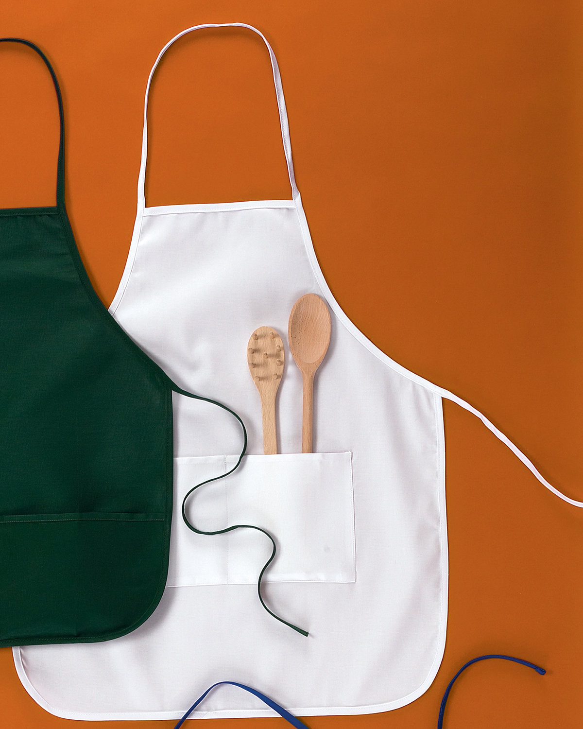 Big Accessories Two-Pocket 28" Apron: A Stylish and Functional Workspace Essential