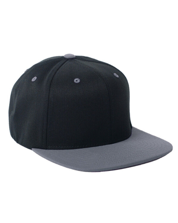 Flexfit Wool Blend Snapback Two-Tone Cap: Dynamic Style and Comfort