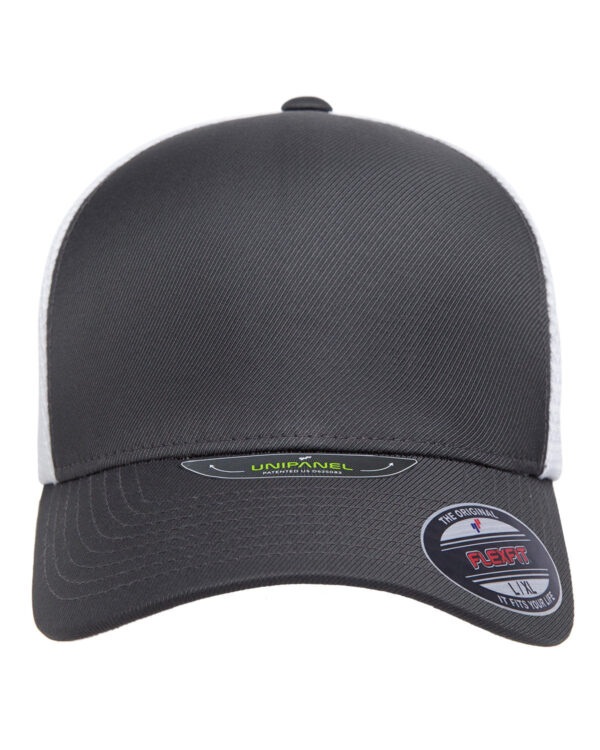 Flexfit Unipanel Cap: Sleek Simplicity and Versatile Style - Image 4