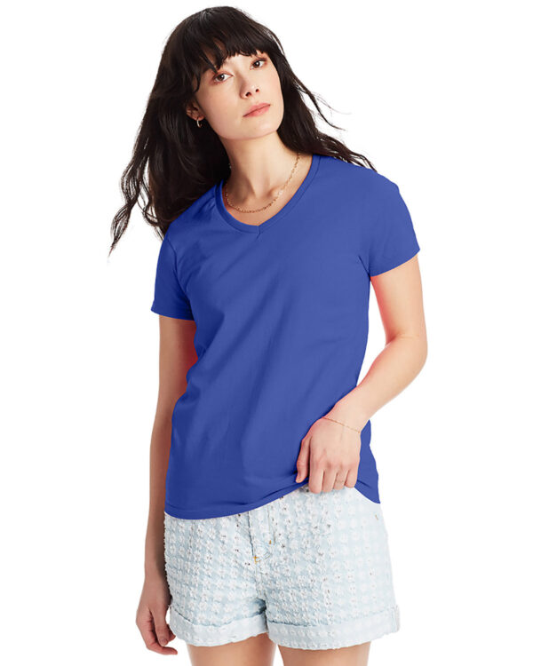 EFFORTLESS-ELEGANCE-HANES-LADIES-ESSENTIAL-T-V-NECK-T-SHIRT-ELEVATE-YOUR-CASUAL-CHIC